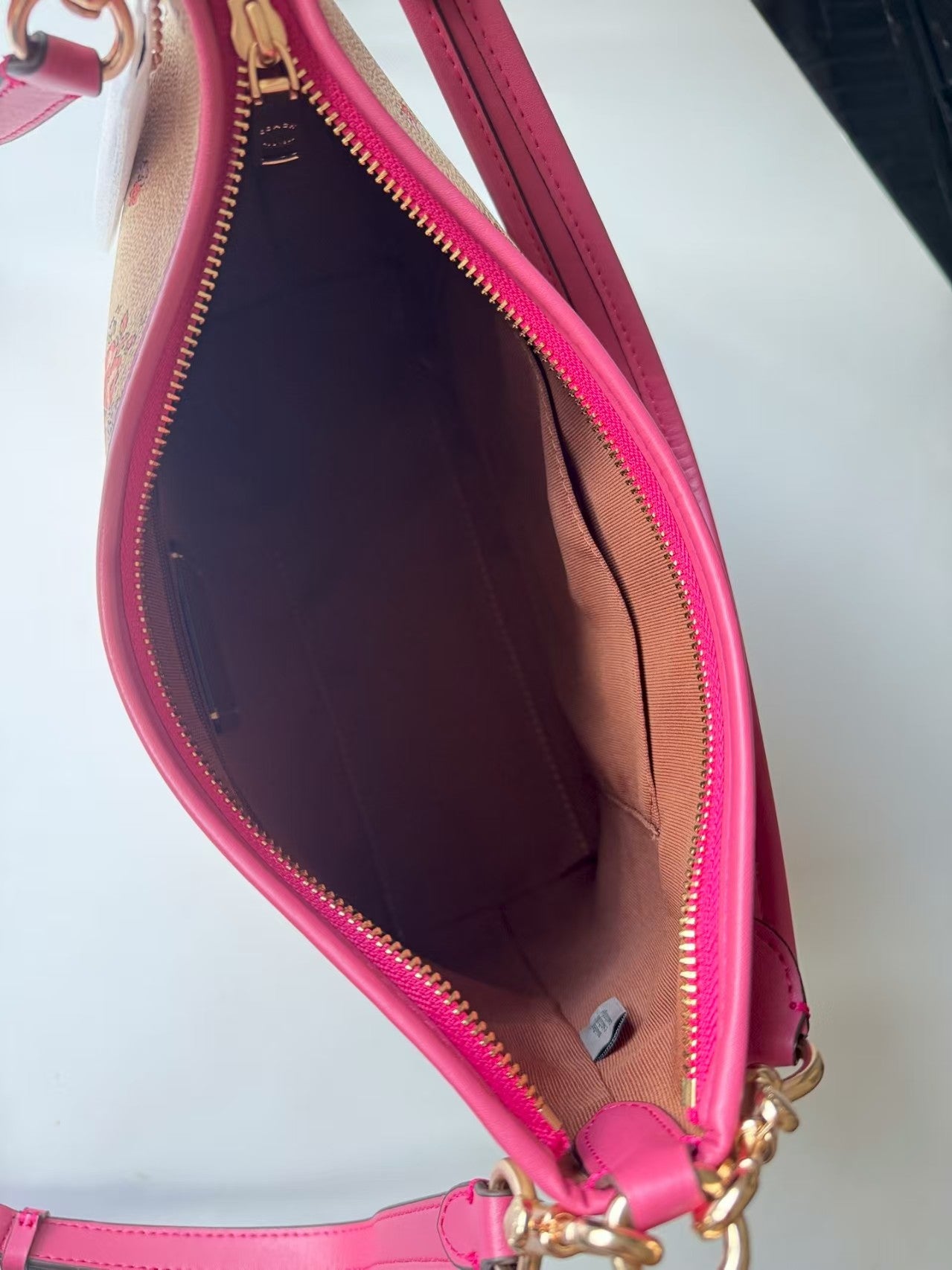 Single shoulder crossbody bag crescent bag