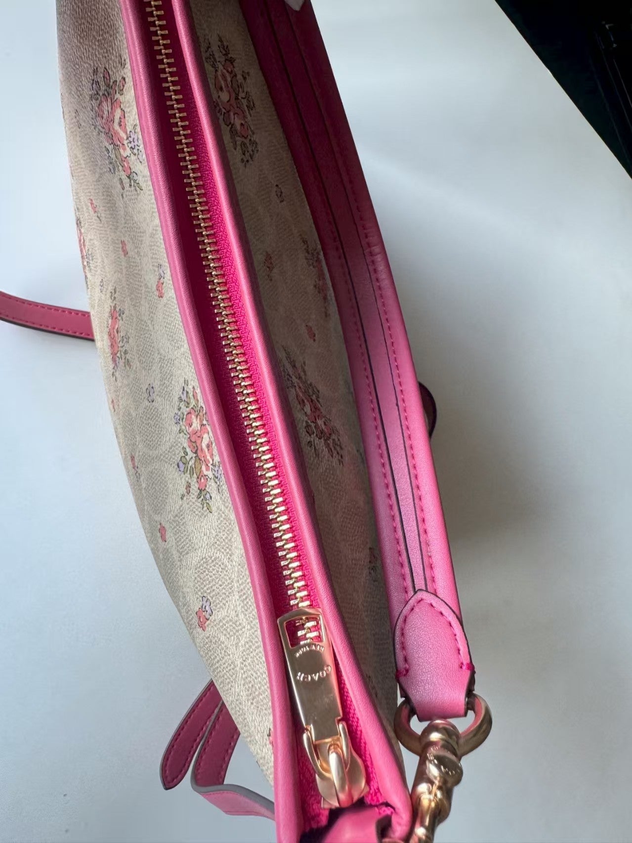 Single shoulder crossbody bag crescent bag