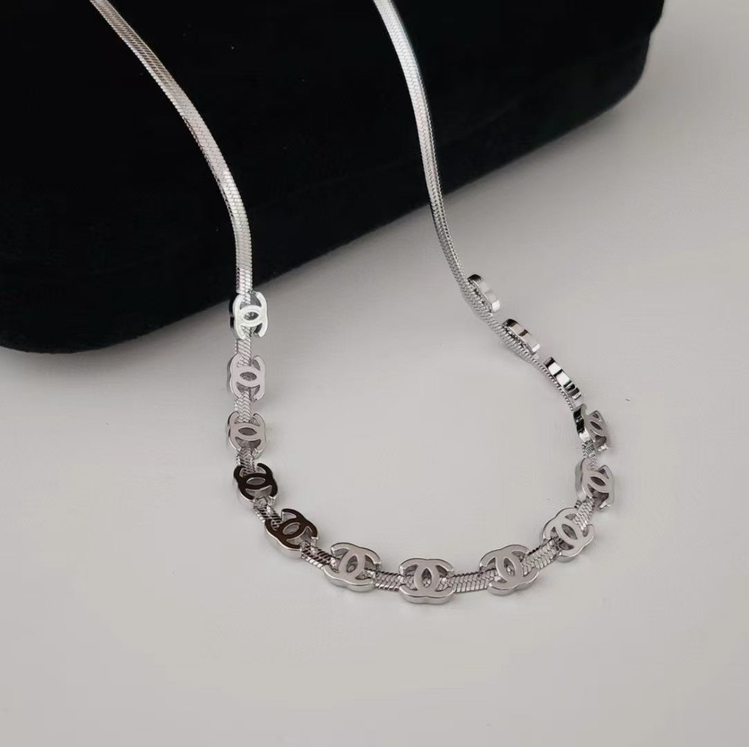 New clavicle chain