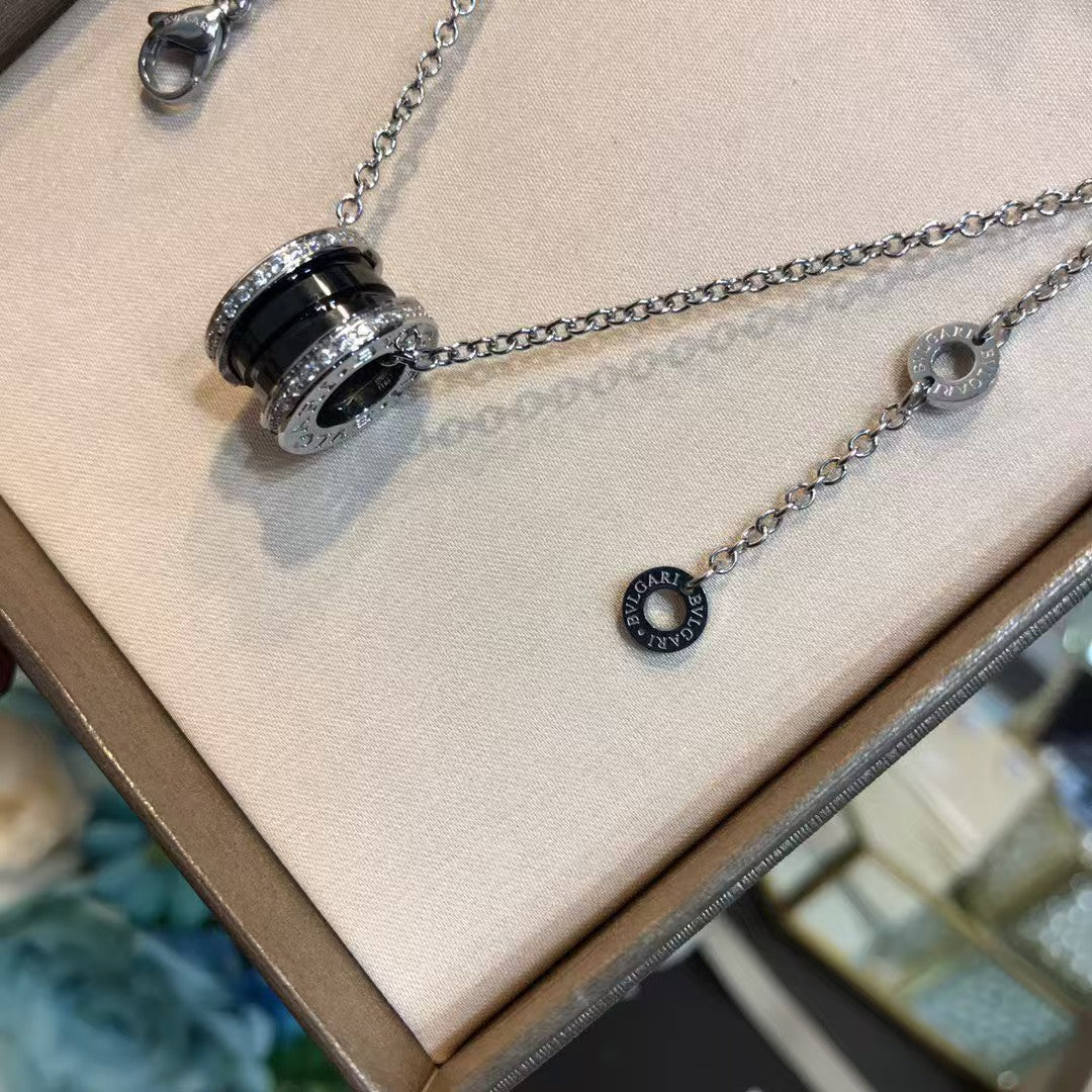 Black ceramic pendant collarbone chain