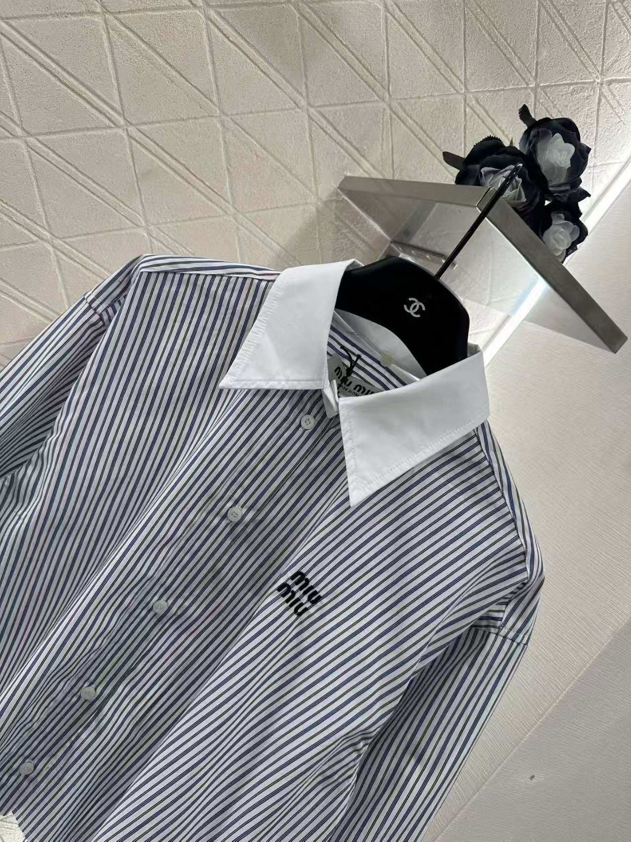 Detachable collar striped short shirt