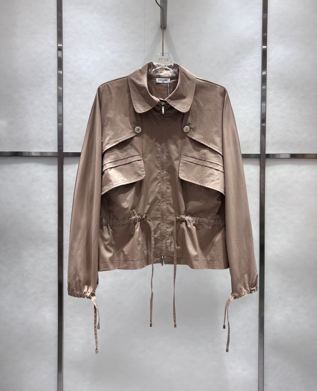 Drawstring windbreaker jacket