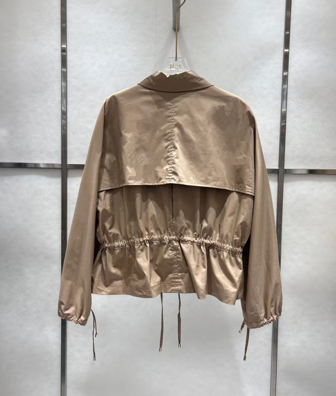 Drawstring windbreaker jacket