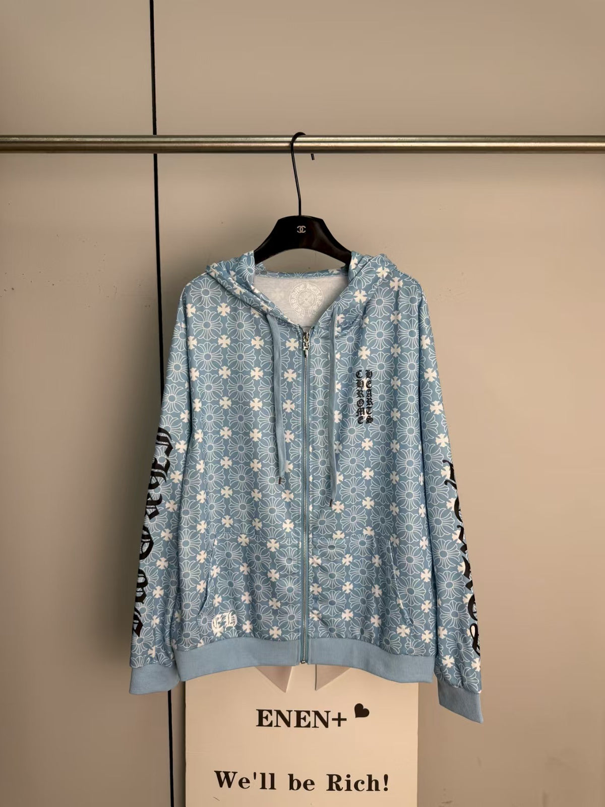 Full printed hooded jacket