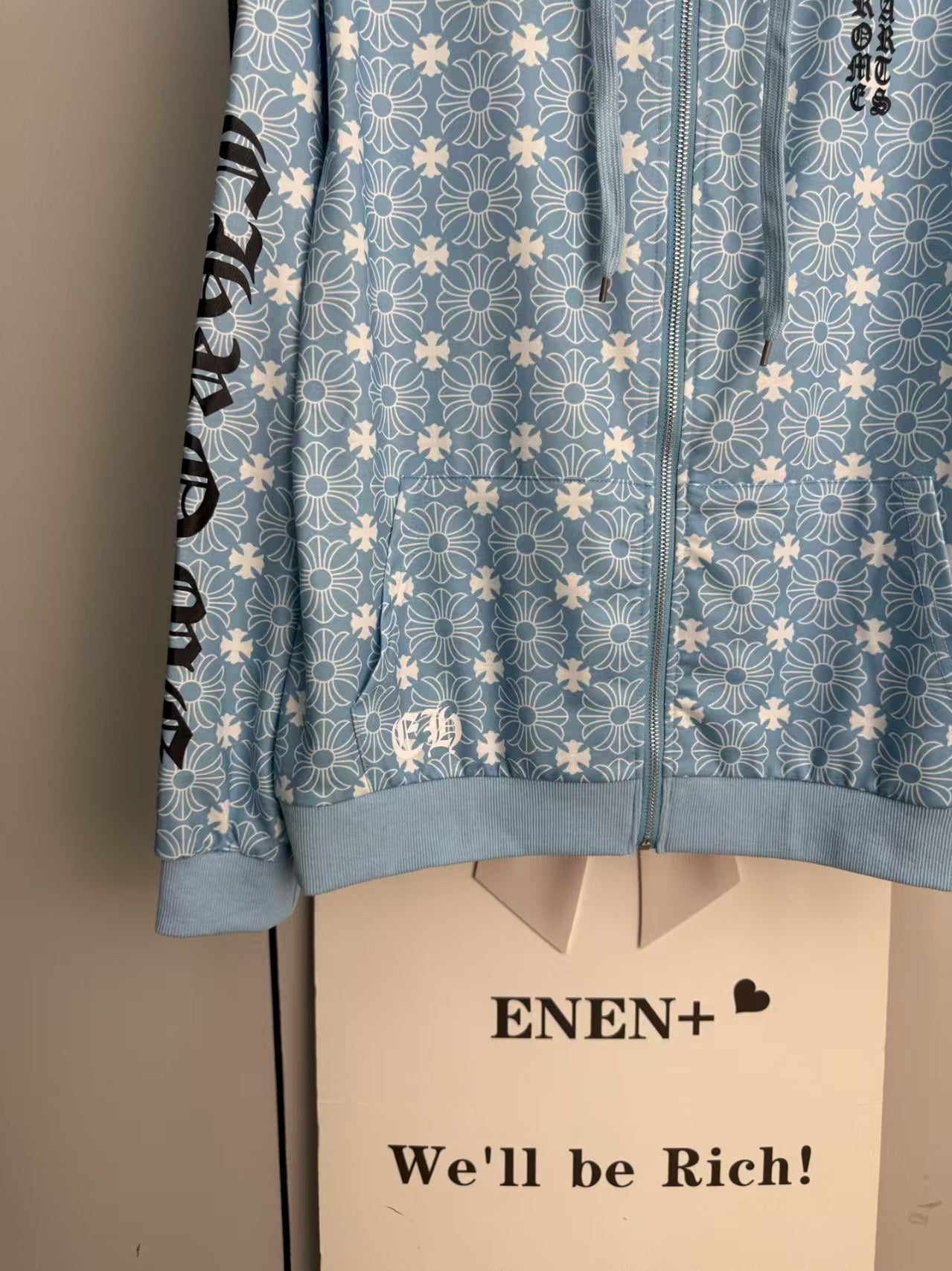 Full printed hooded jacket