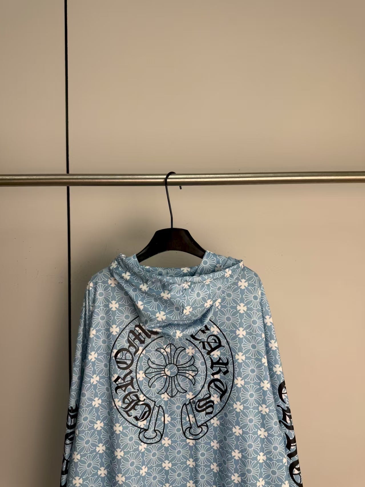 Full printed hooded jacket