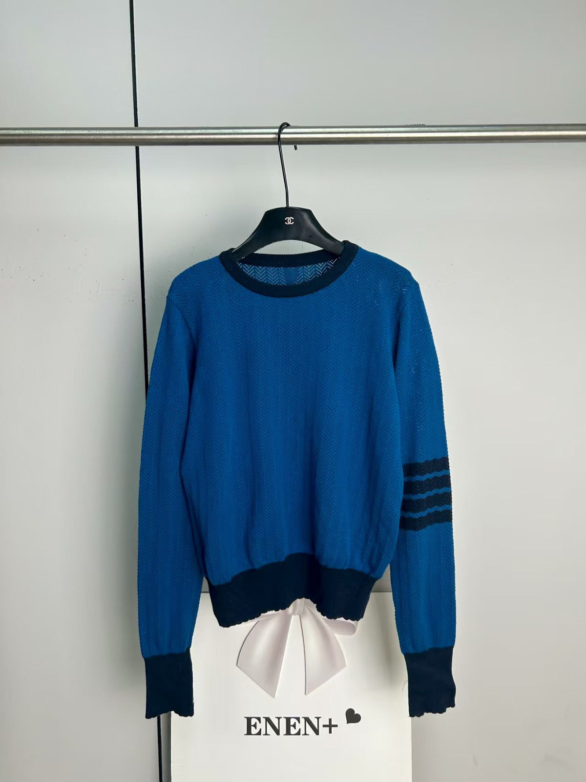 New round neck shirt