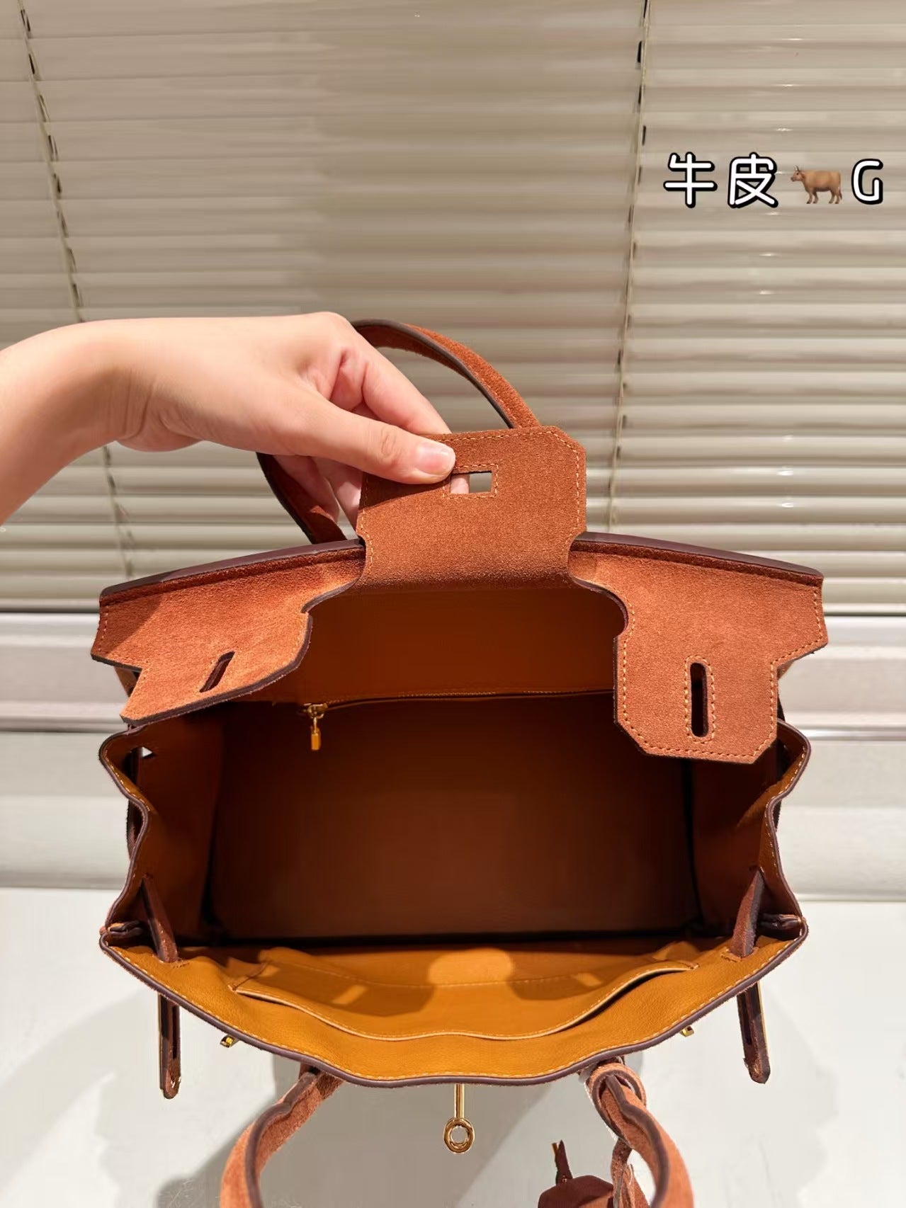 Classic women's bag