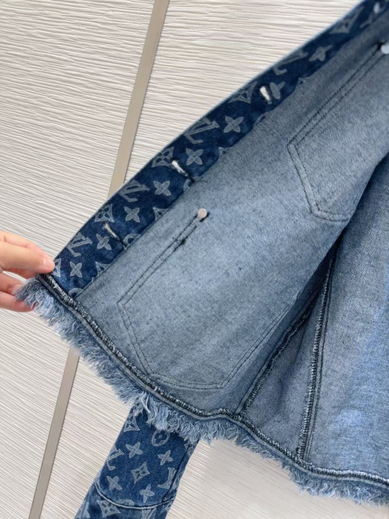 New classic denim jacket