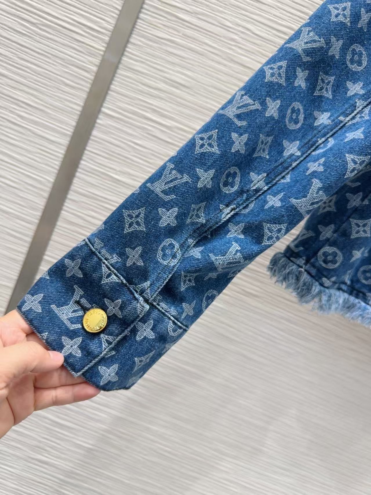 New classic denim jacket