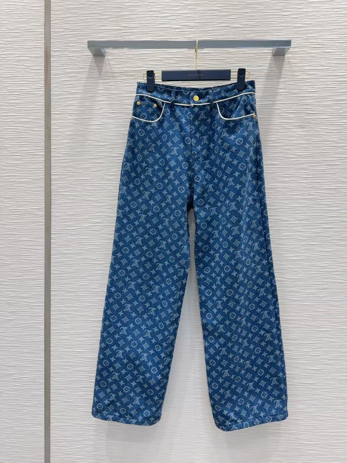 New classic denim pants
