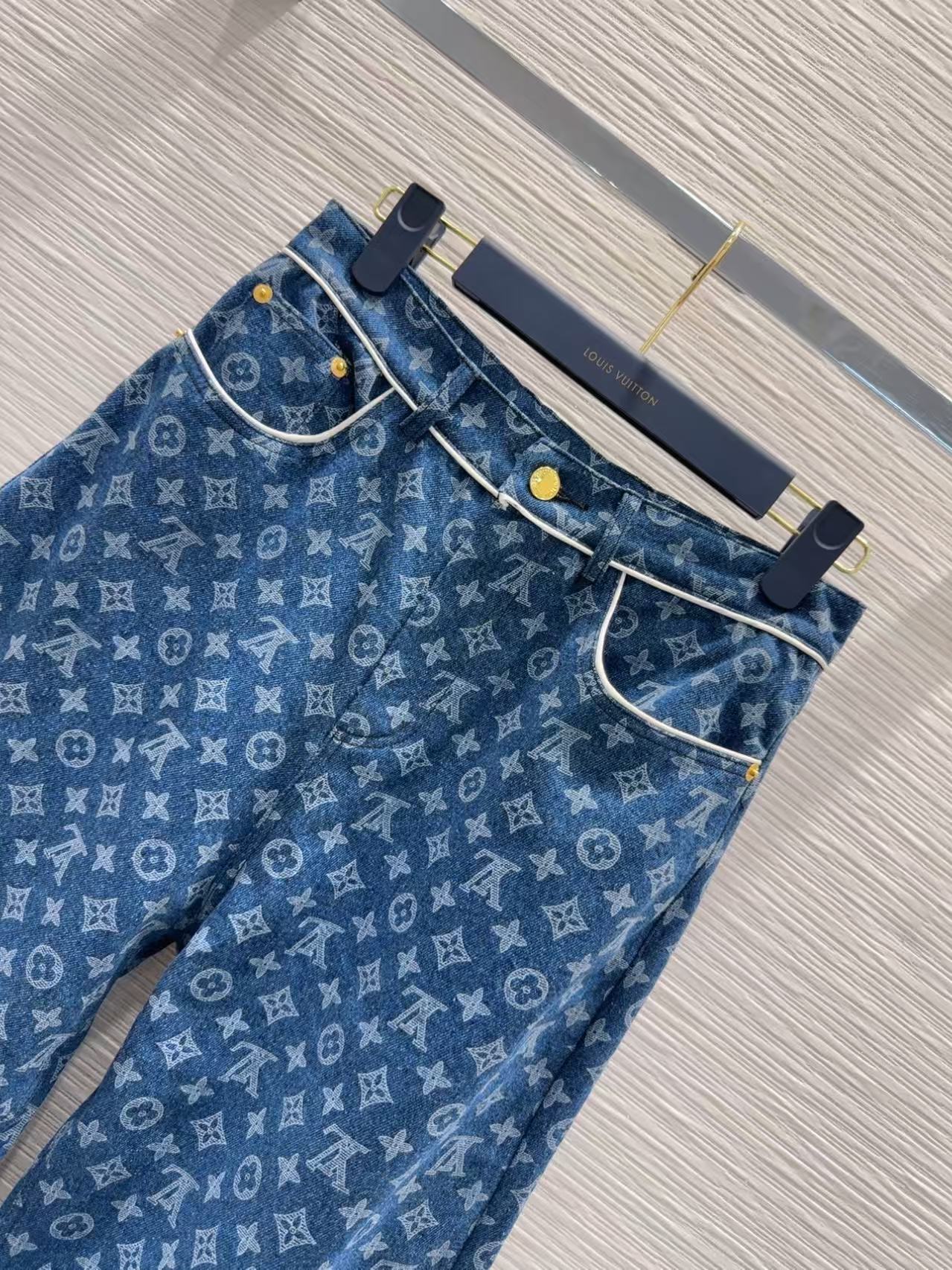 New classic denim pants