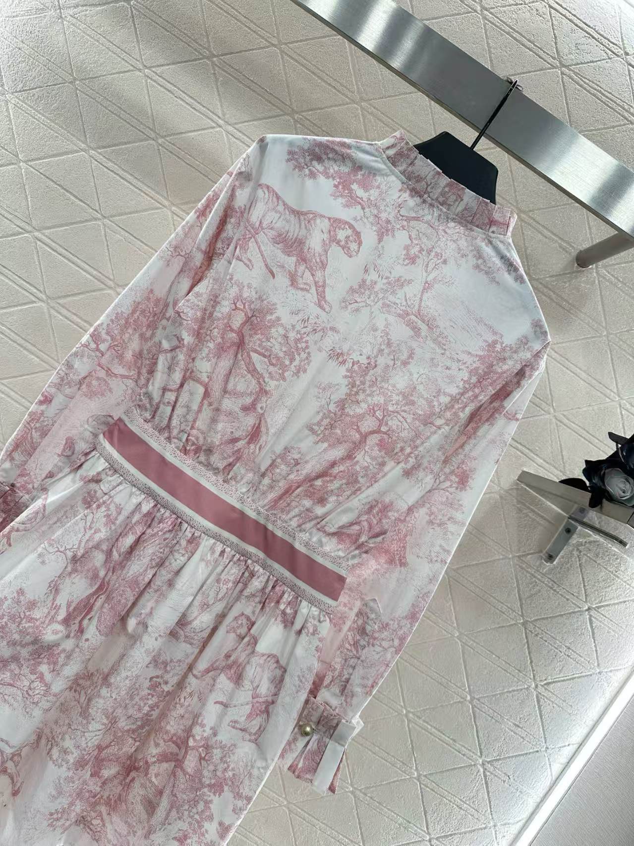 Pleated lace printed dress