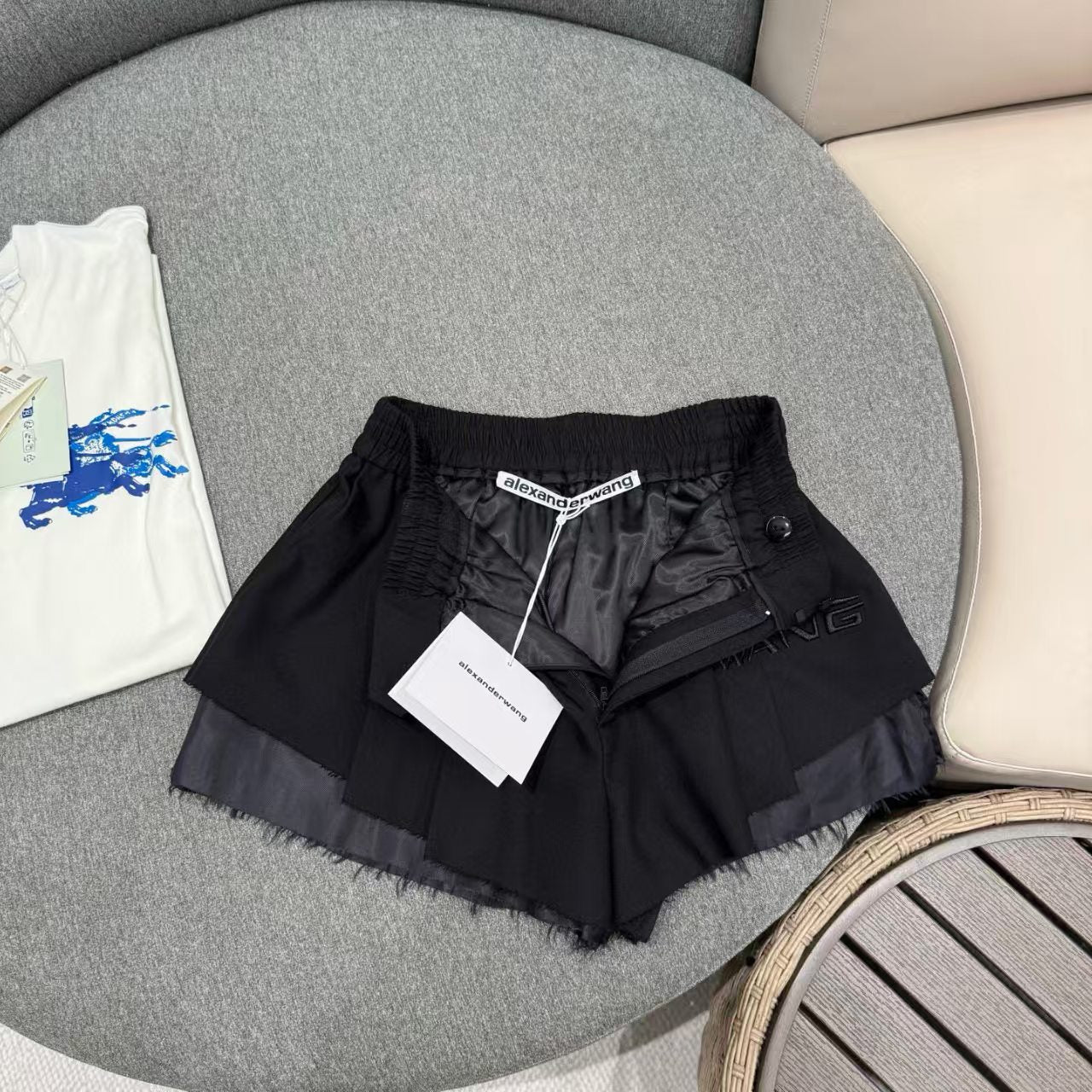 New logo embroidered shorts