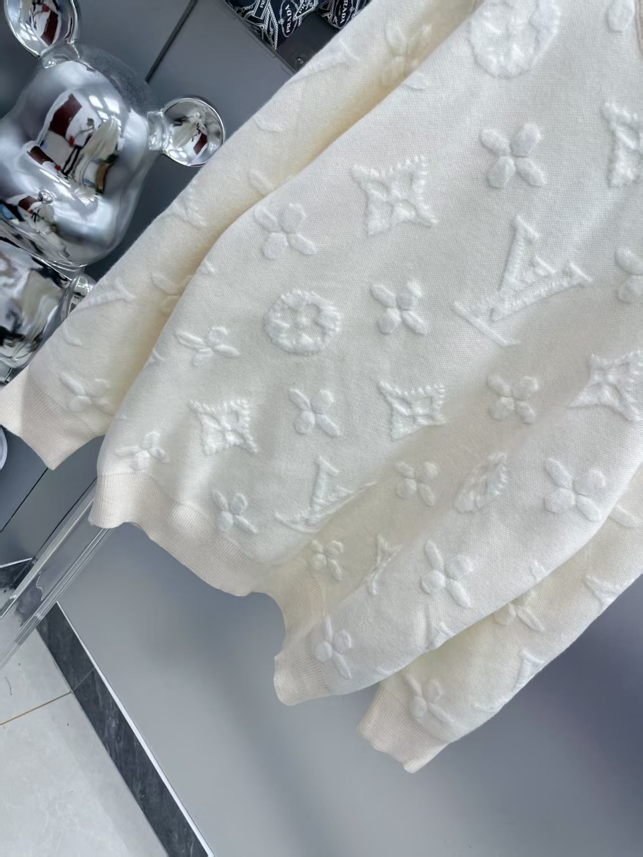 New letter long sleeved sweater 2