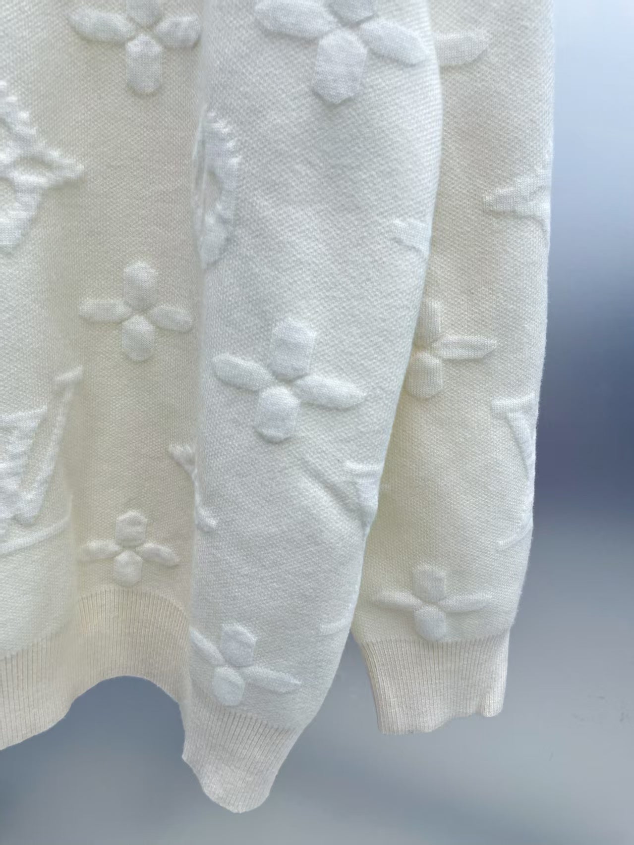 New letter long sleeved sweater 2