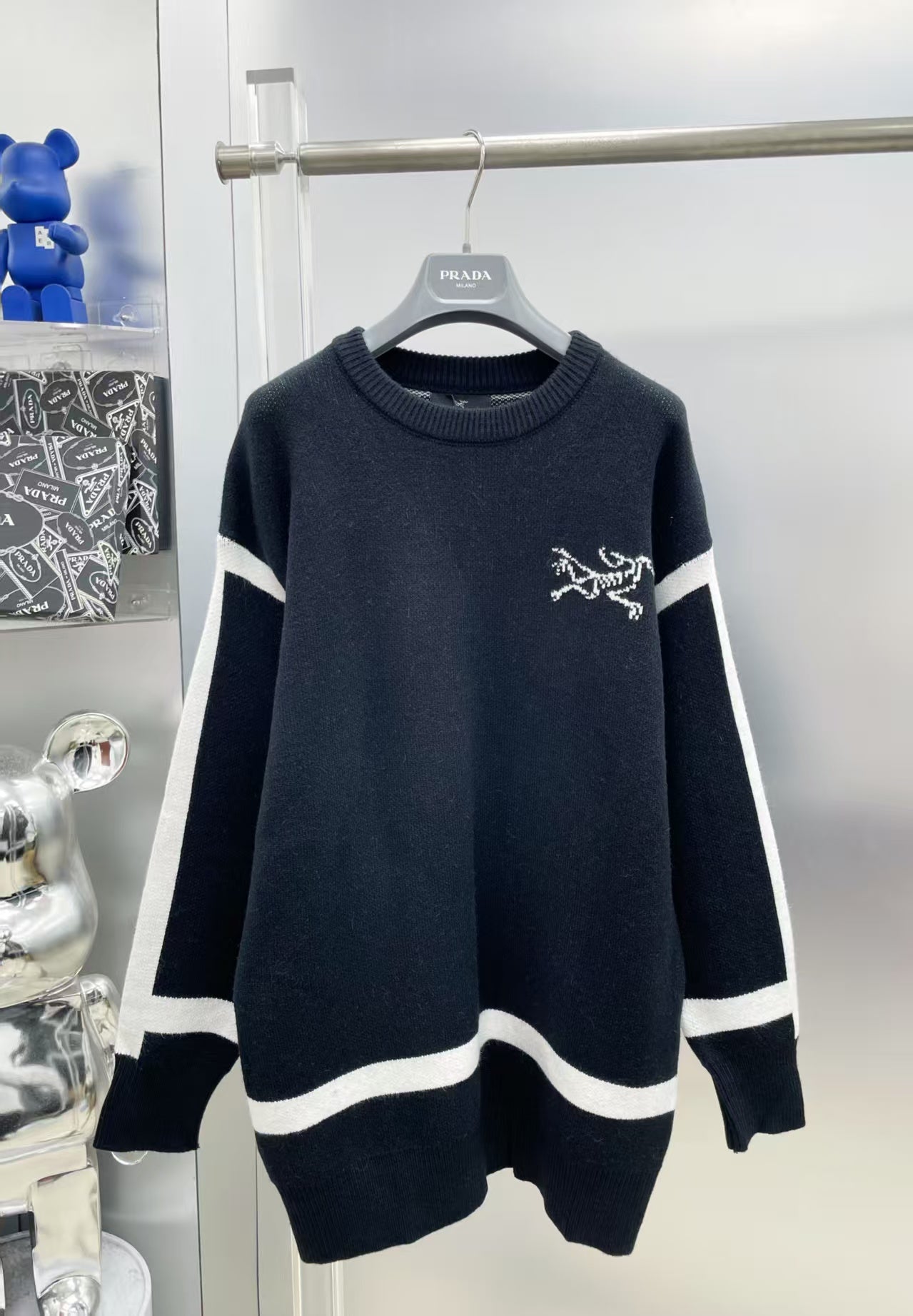 New letter long sleeved sweater 1
