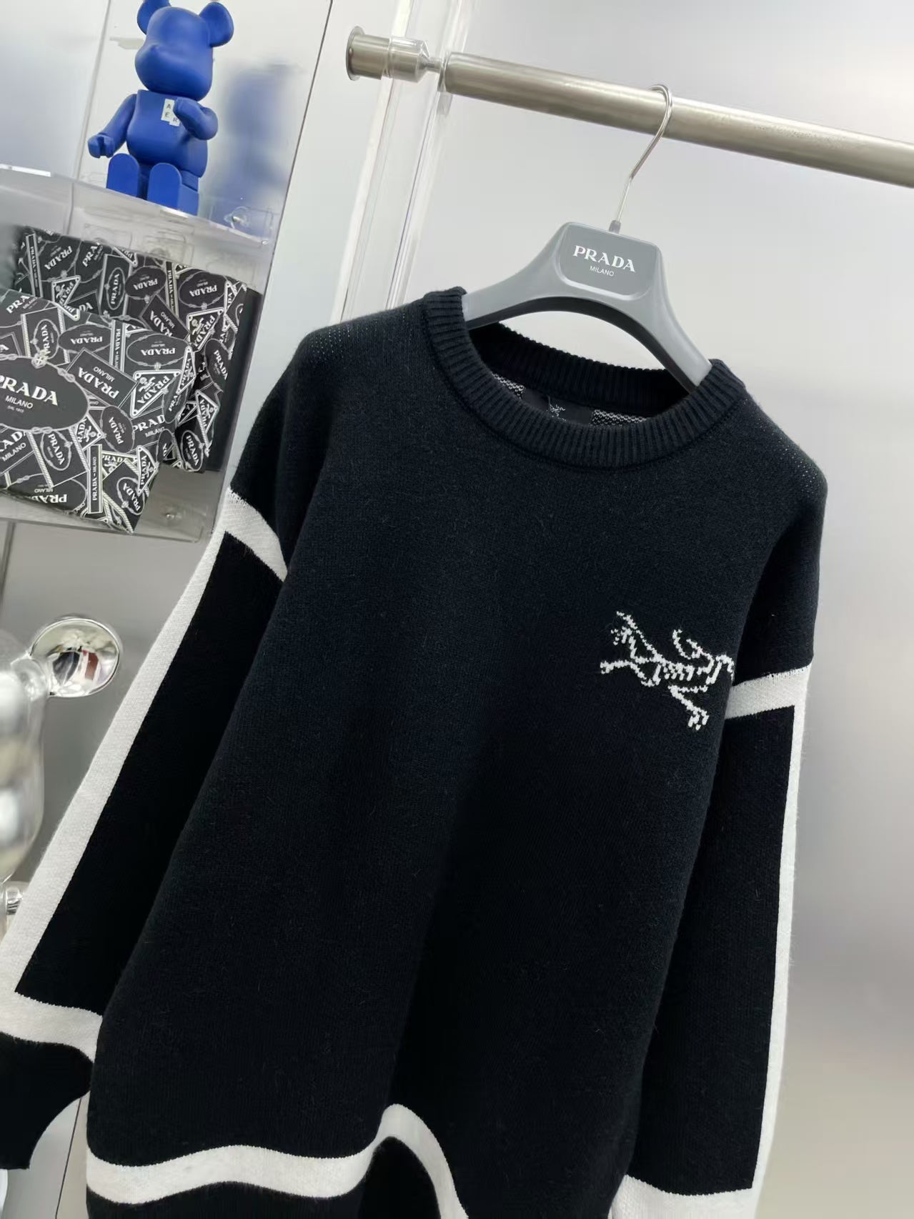 New letter long sleeved sweater 1