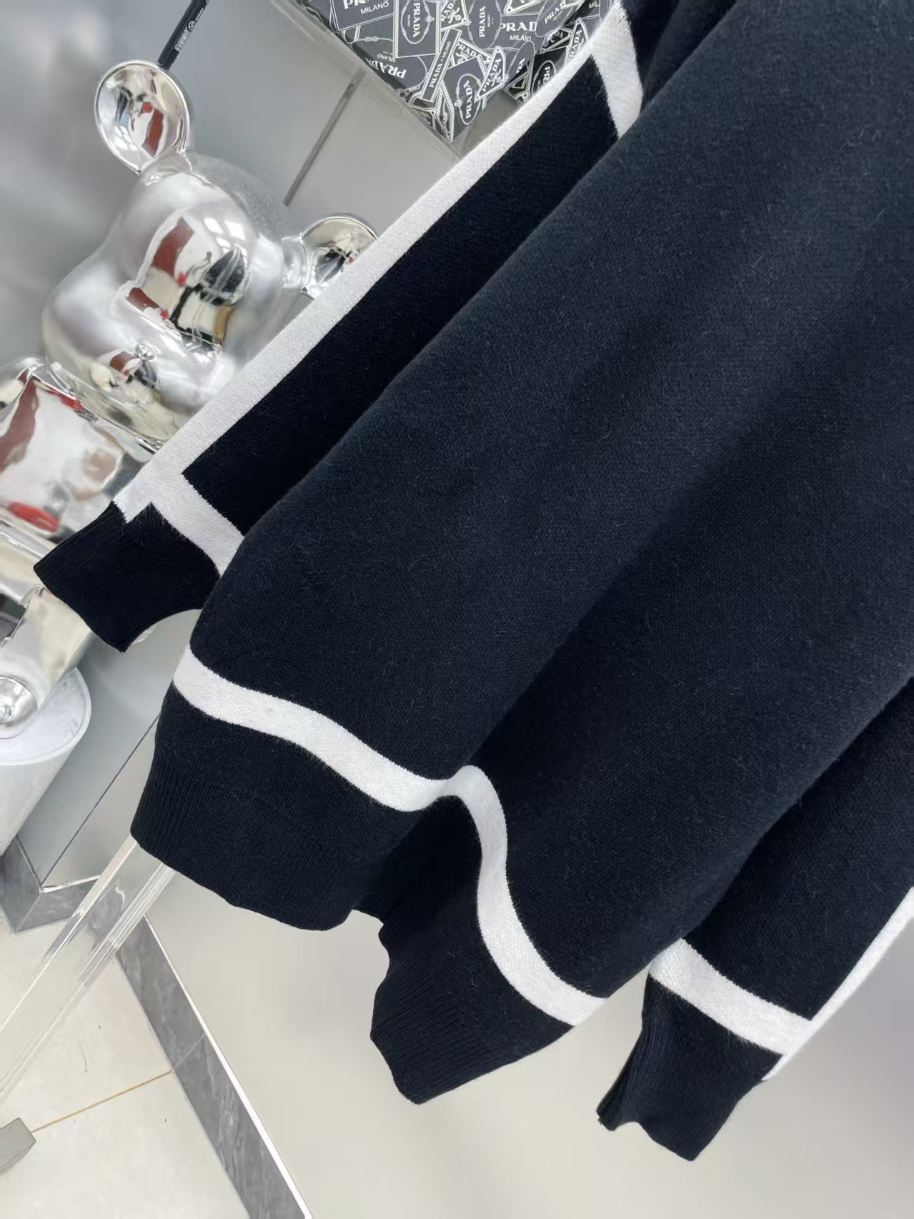New letter long sleeved sweater 1