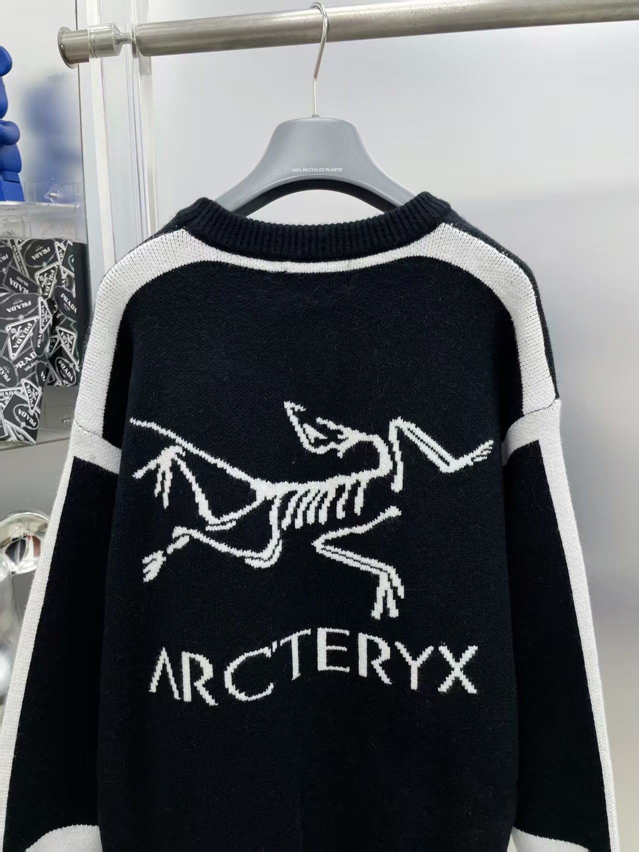 New letter long sleeved sweater 1