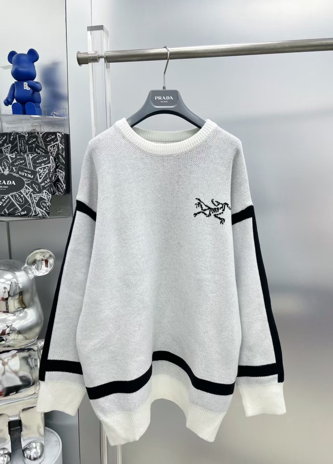 New letter long sleeved sweater 1