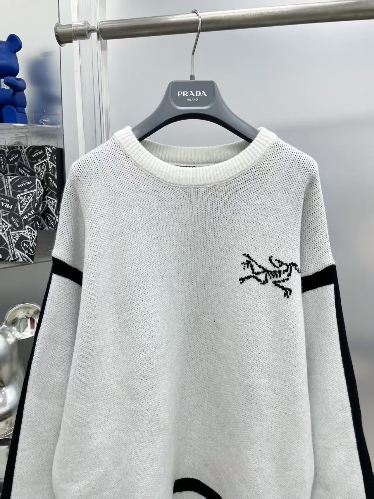 New letter long sleeved sweater 1