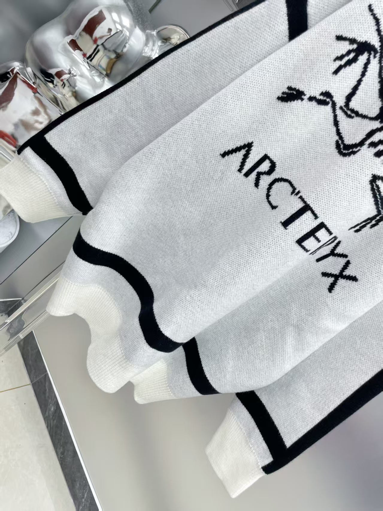 New letter long sleeved sweater 1