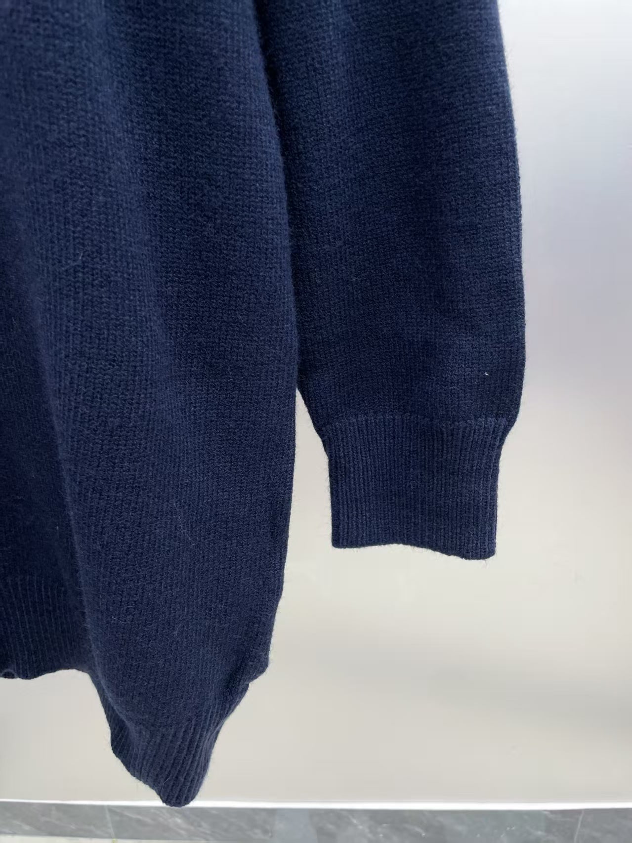 New letter long sleeved sweater