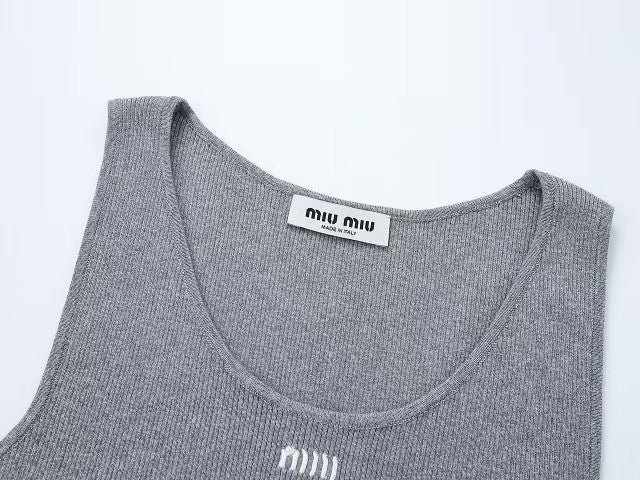 Ribbed letter jacquard logo vest