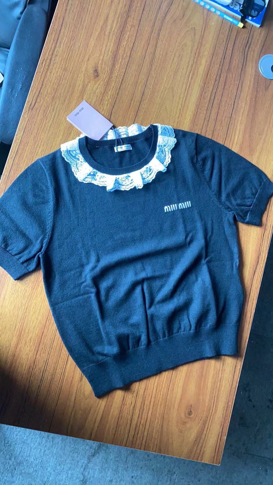 Round neck knitted short sleeved shirt