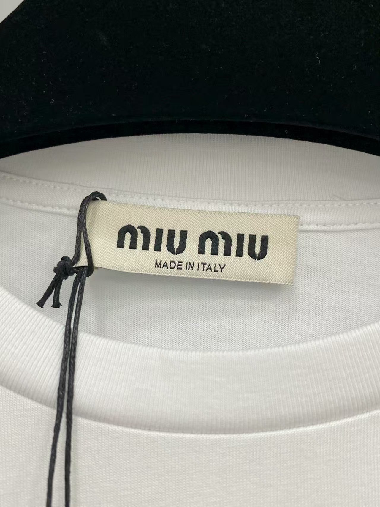 white short-sleeved shirt
