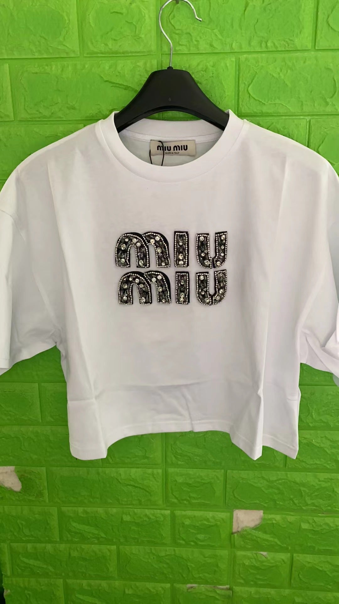 white short-sleeved shirt