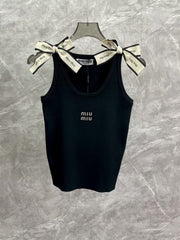 Shoulder strap bow vest