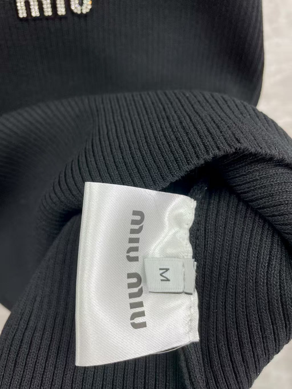 Shoulder strap bow vest