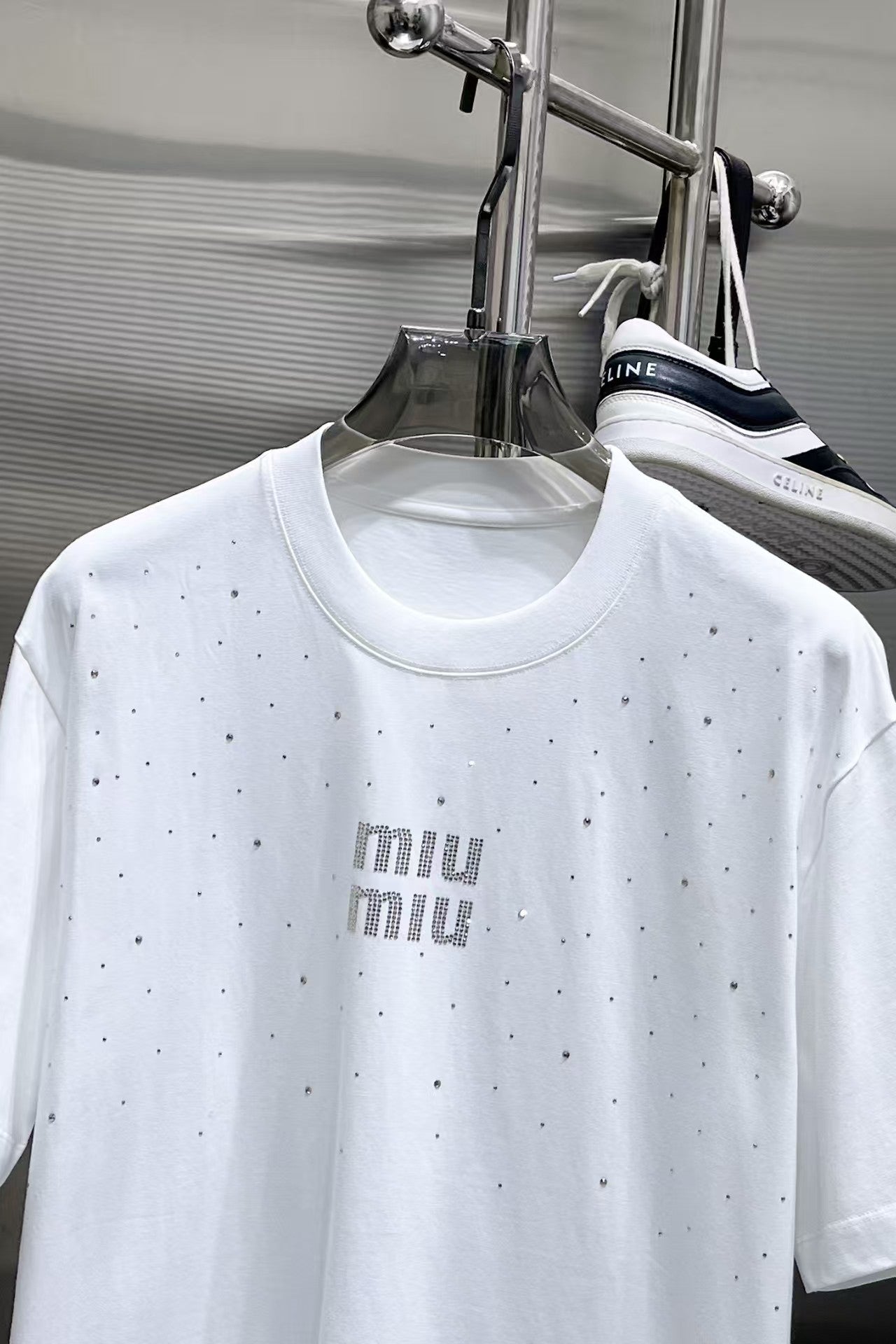 New short sleeved round neck T-shirt