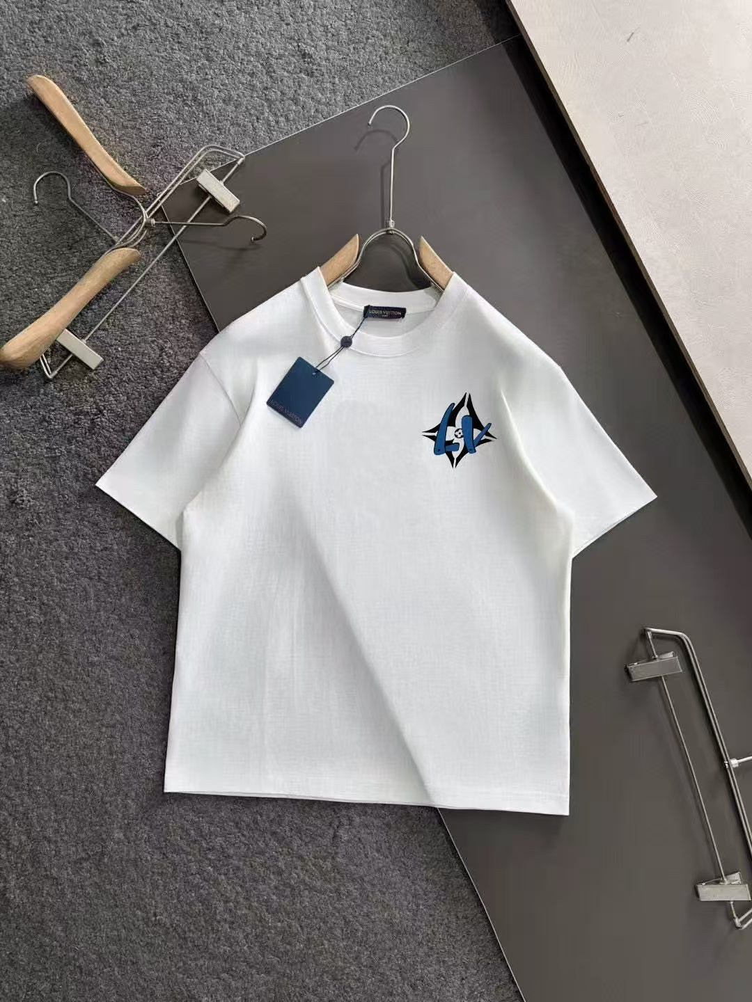 New round neck short sleeved shirt