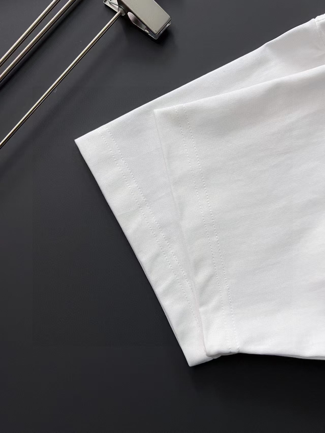 New round neck short sleeved shirt