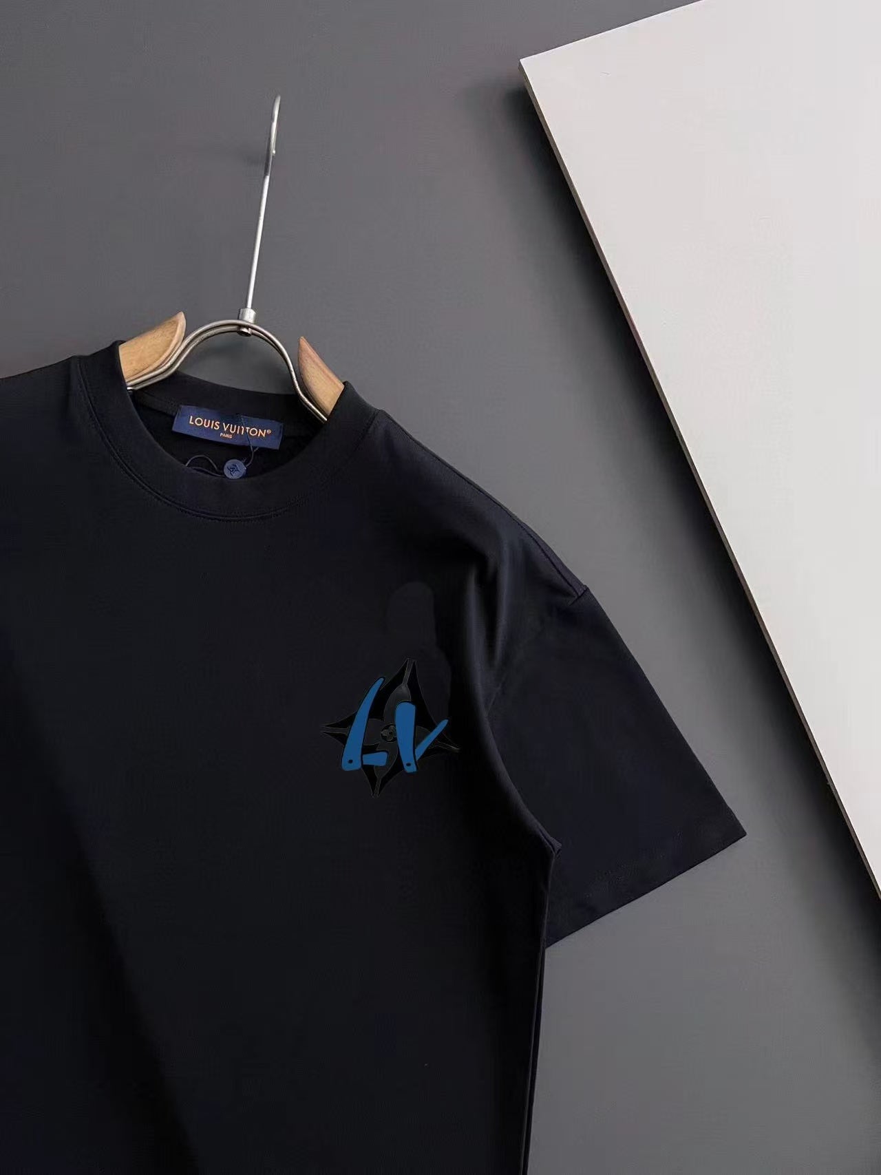 New round neck short sleeved shirt
