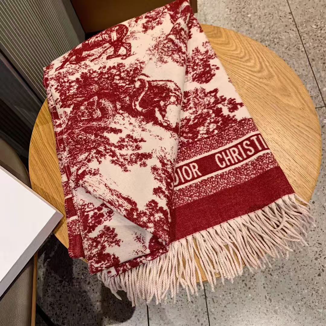 New autumn and winter scarves
