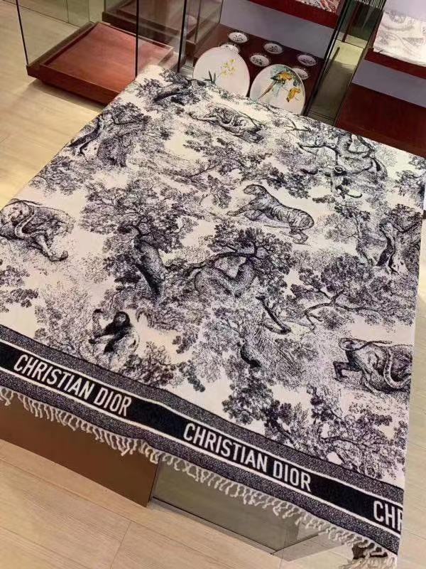 New autumn and winter scarves