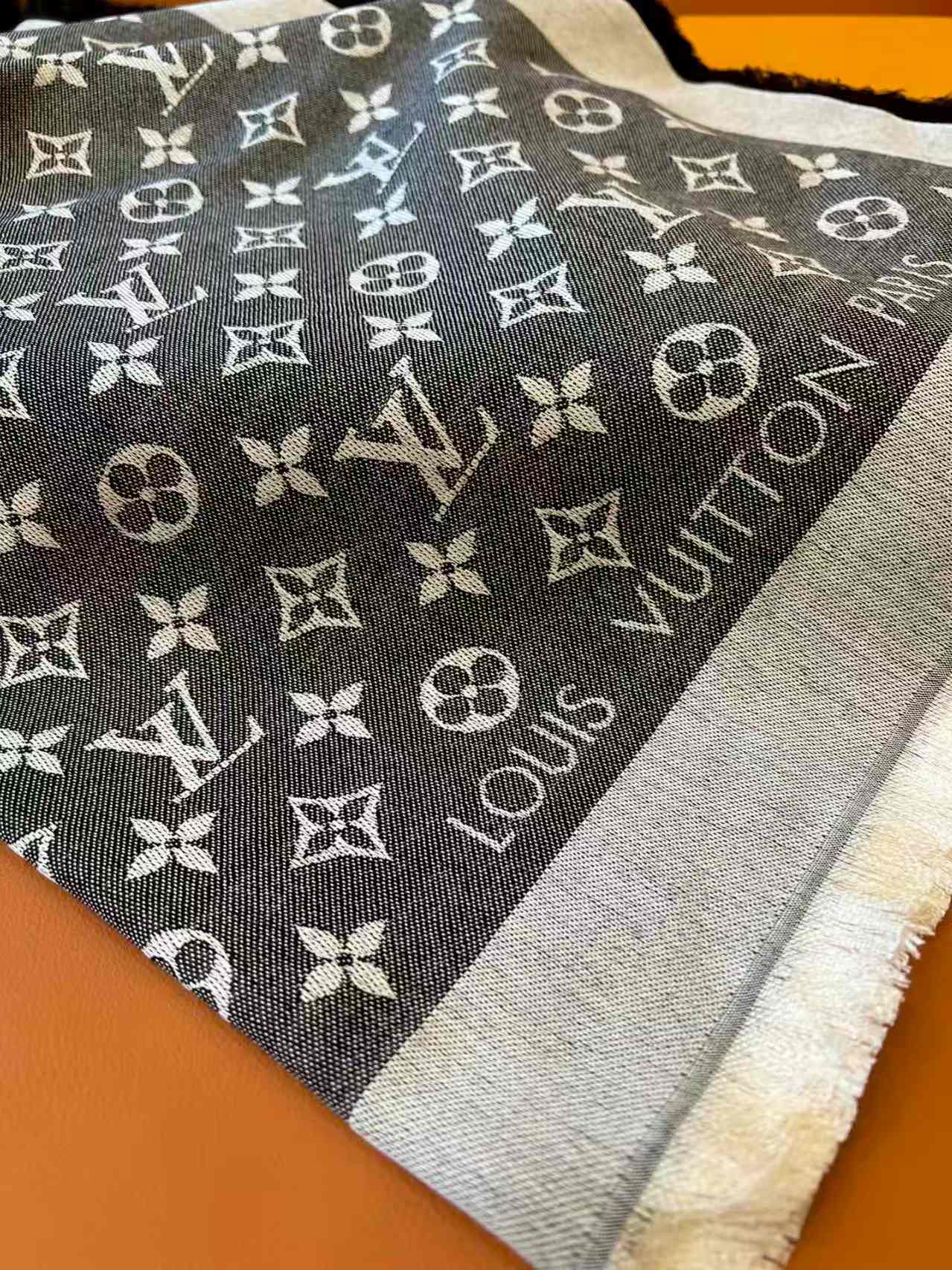 New letter scarf