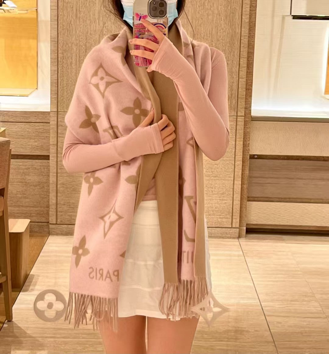 New autumn and winter scarves