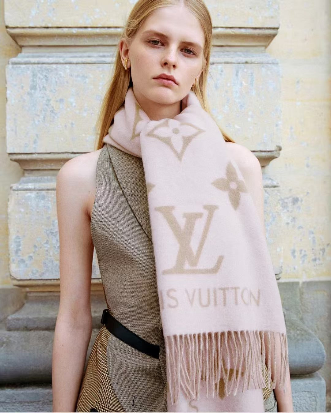 New autumn and winter scarves
