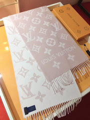New autumn and winter scarves