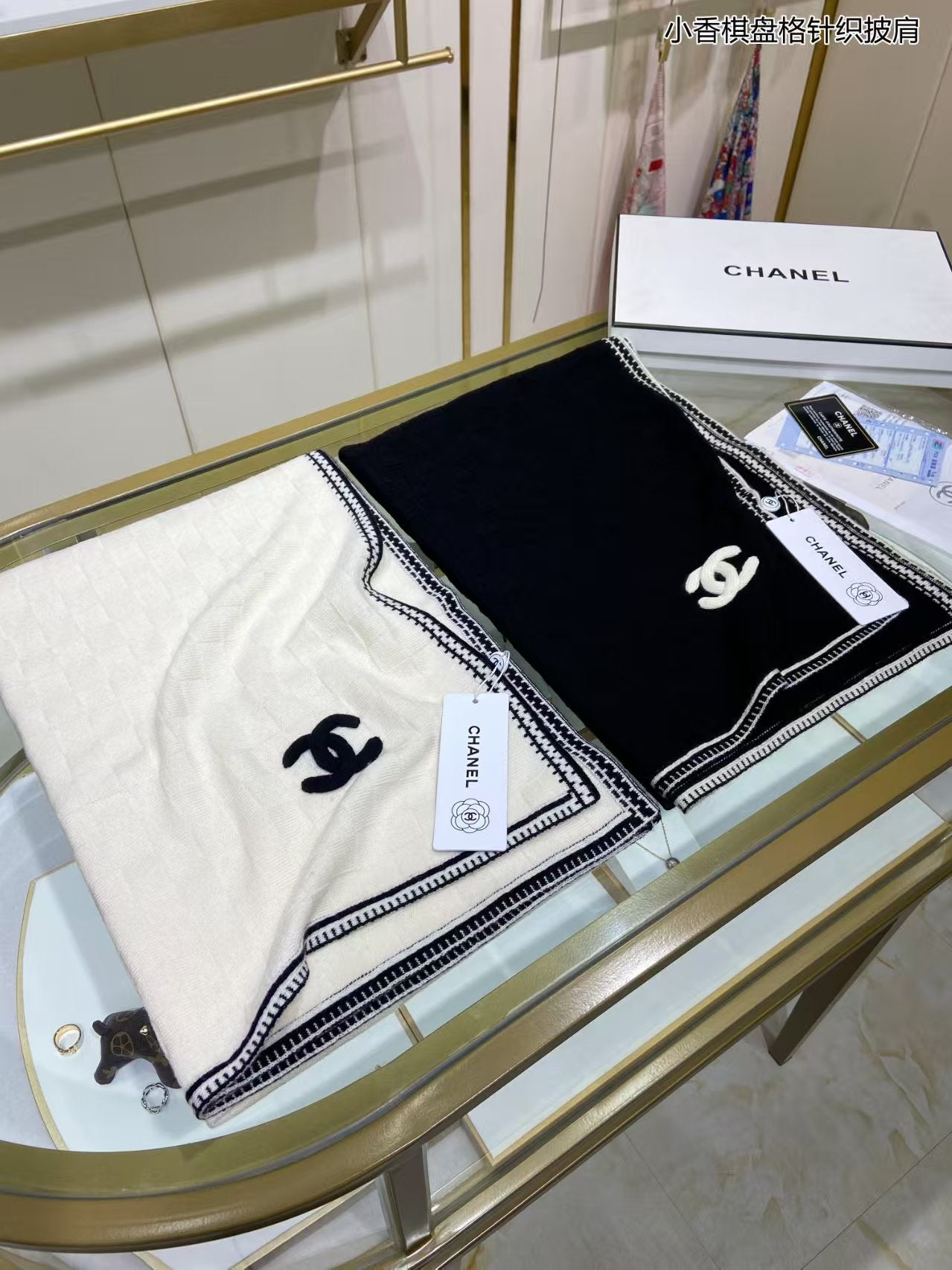 Double sided dual-use scarf