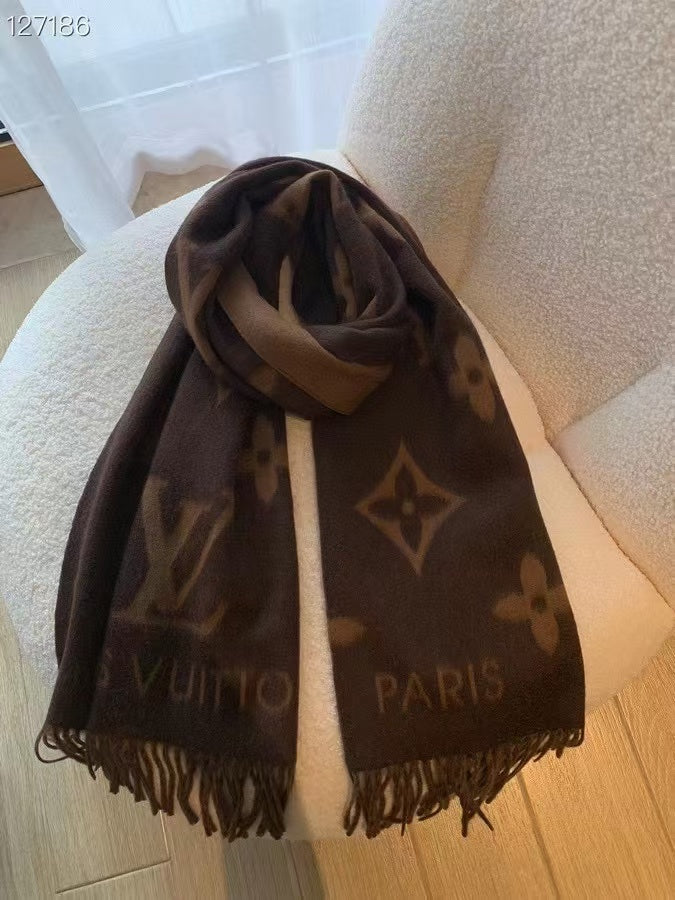 New autumn and winter scarf