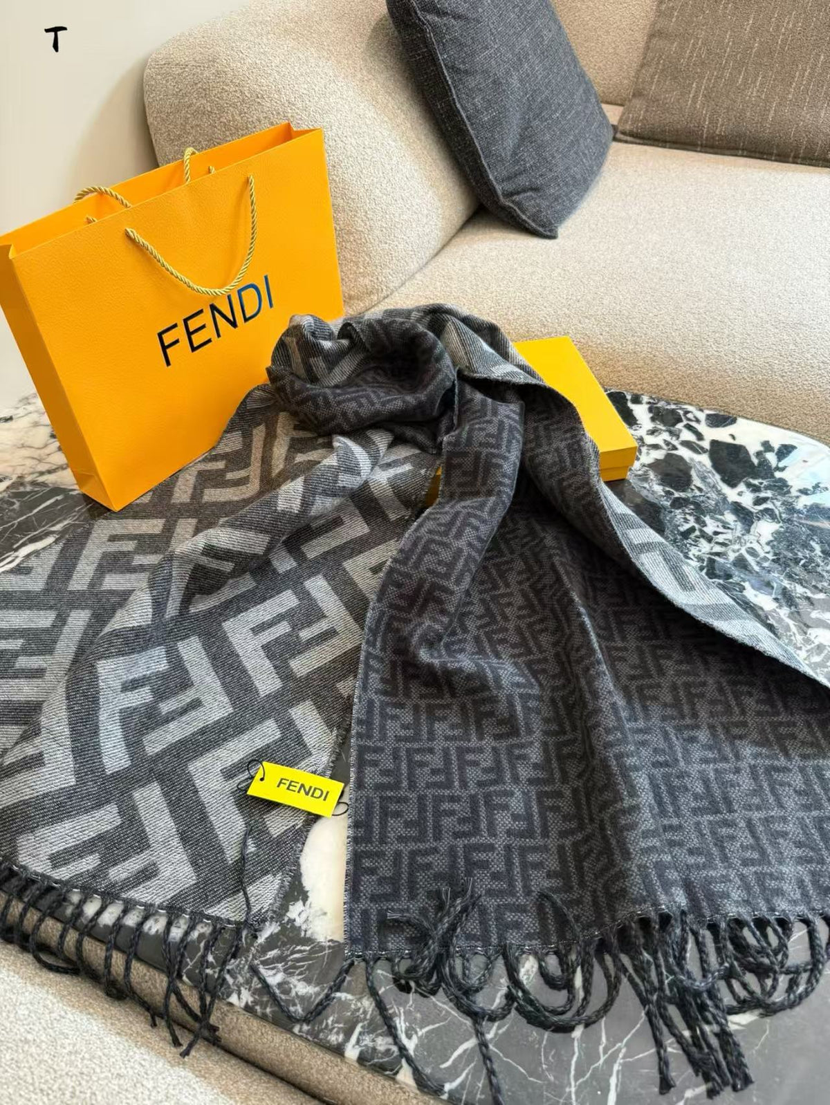 Double sided cashmere scarf
