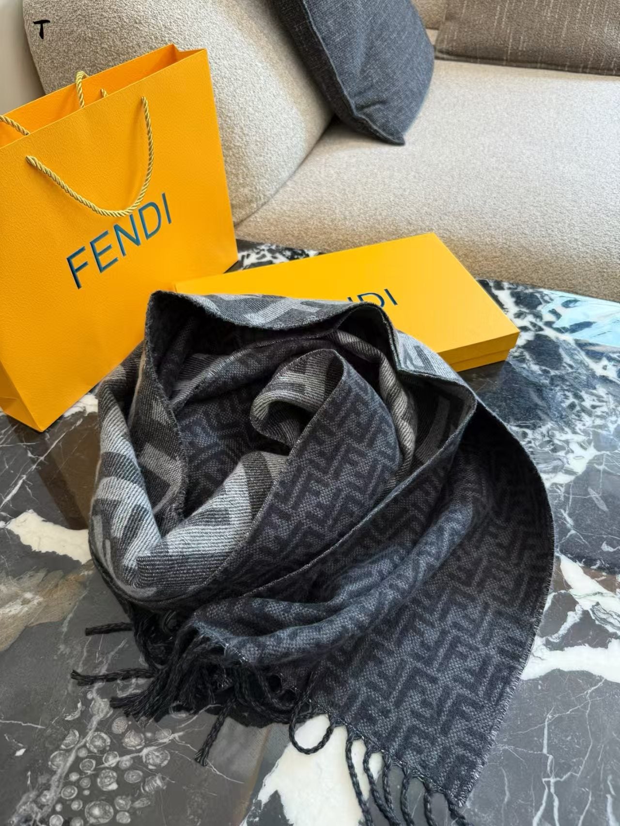 Double sided cashmere scarf
