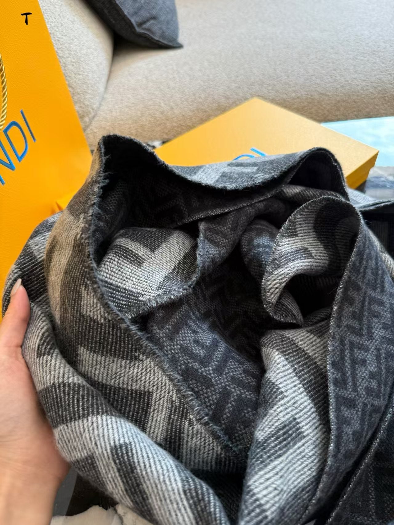 Double sided cashmere scarf