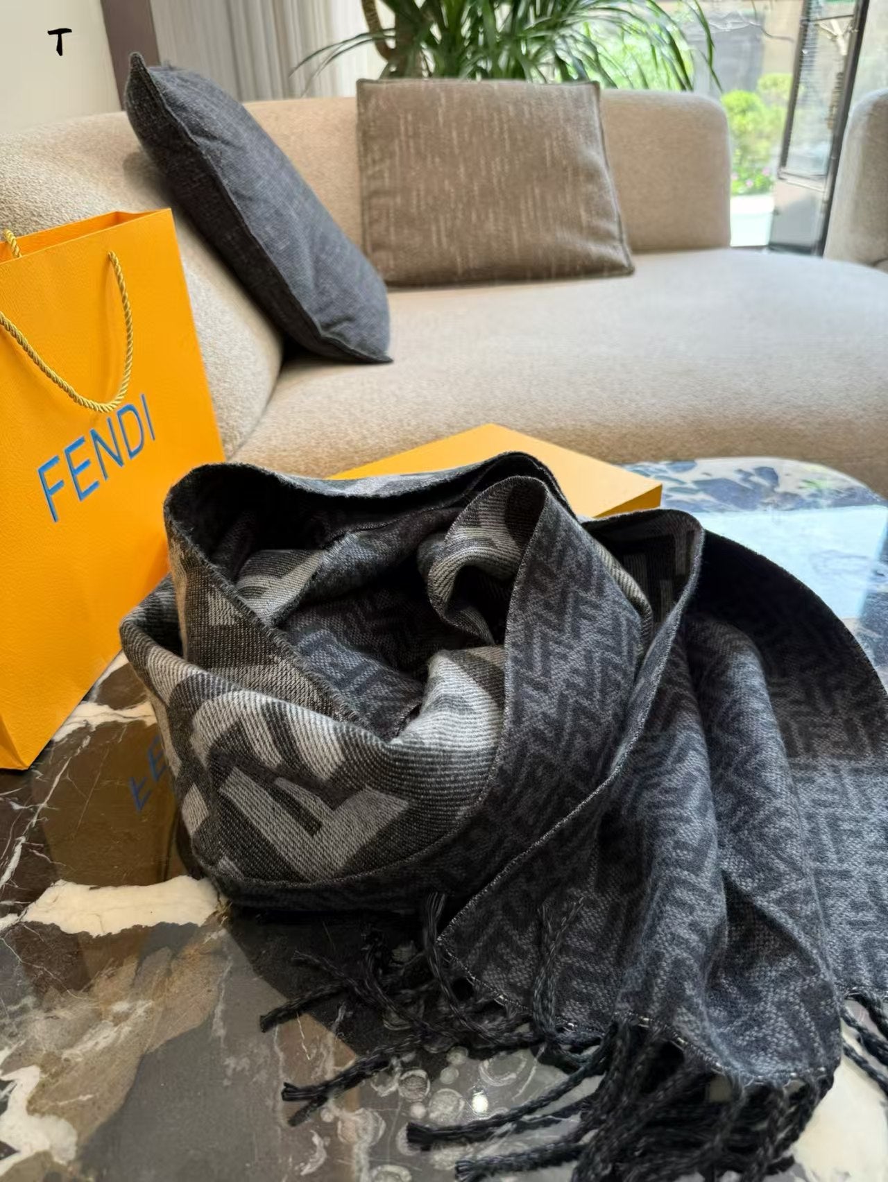 Double sided cashmere scarf